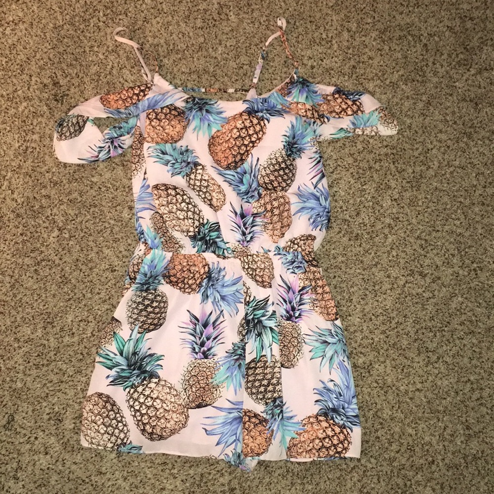 Buddy love off the shoulder pineapple romper 🍍